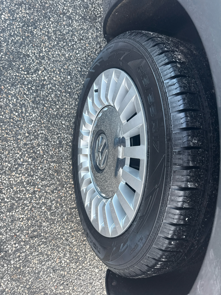 Volkswagen Beetle 2.5L Convertible 2013