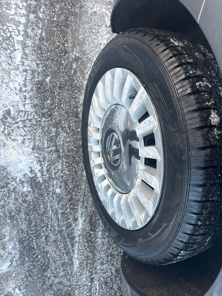 Volkswagen Beetle 2.5L Convertible 2013