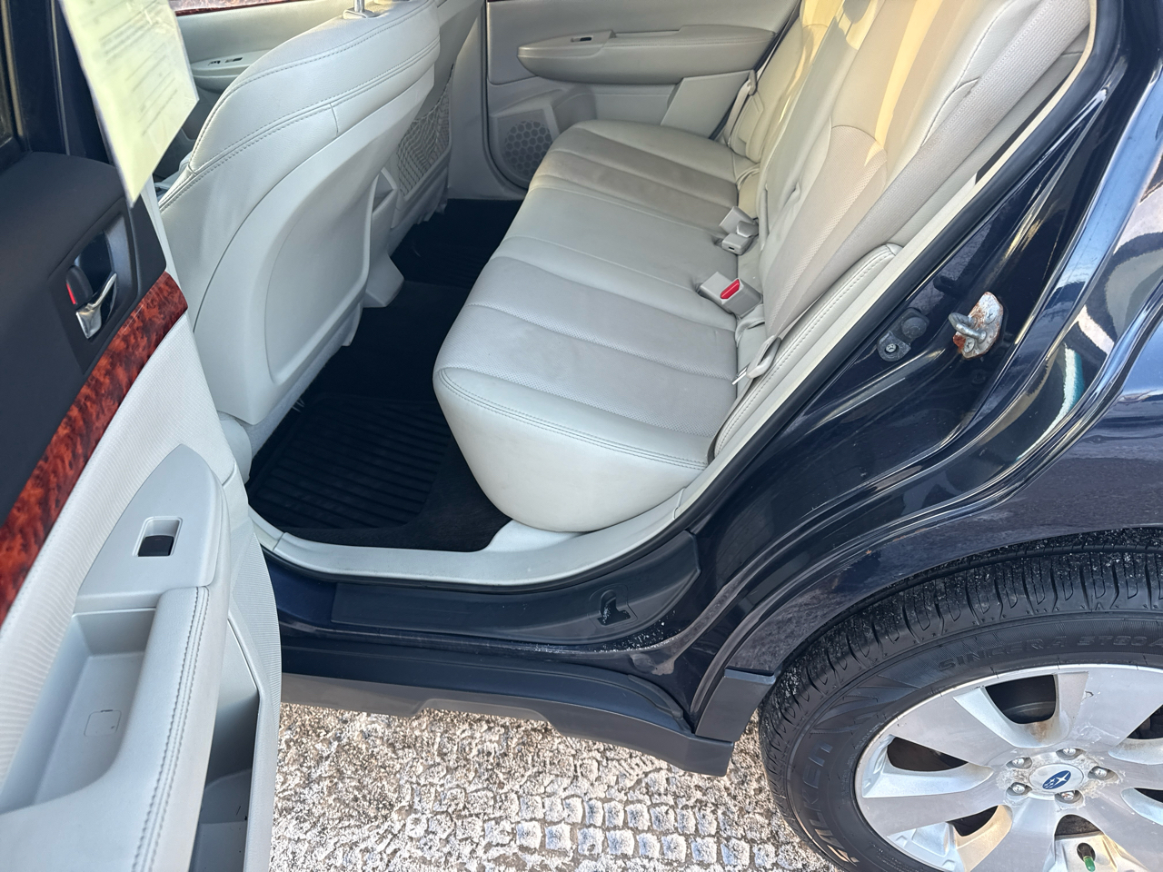 Subaru Outback 3.6R Limited 2012