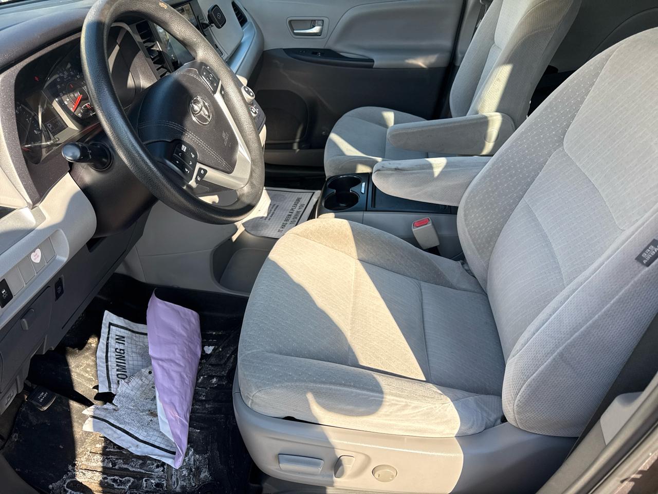 Toyota Sienna LE FWD 8-Passenger V6 2015