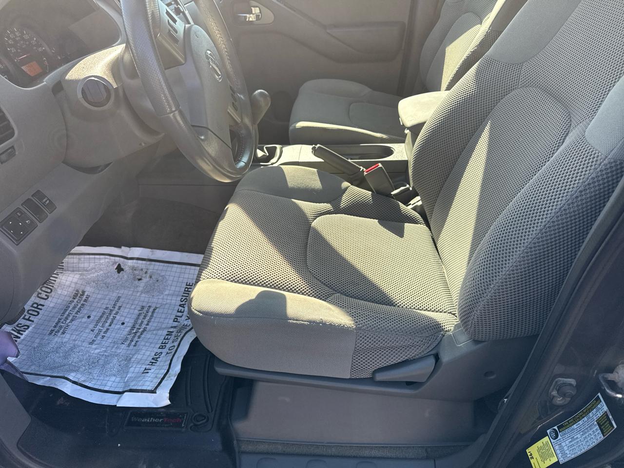 Nissan Frontier 2017.5 Crew Cab 4x4 SV V6 Manual 2011