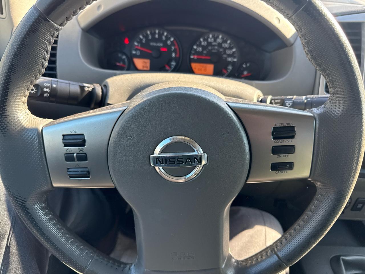 Nissan Frontier 2017.5 Crew Cab 4x4 SV V6 Manual 2011