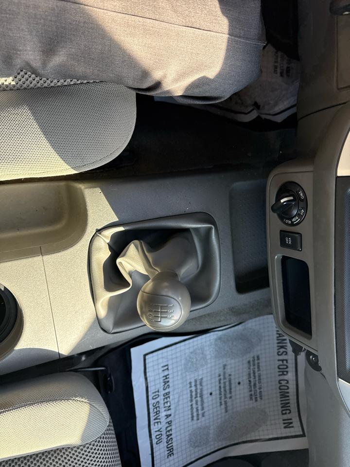 Nissan Frontier 2017.5 Crew Cab 4x4 SV V6 Manual 2011