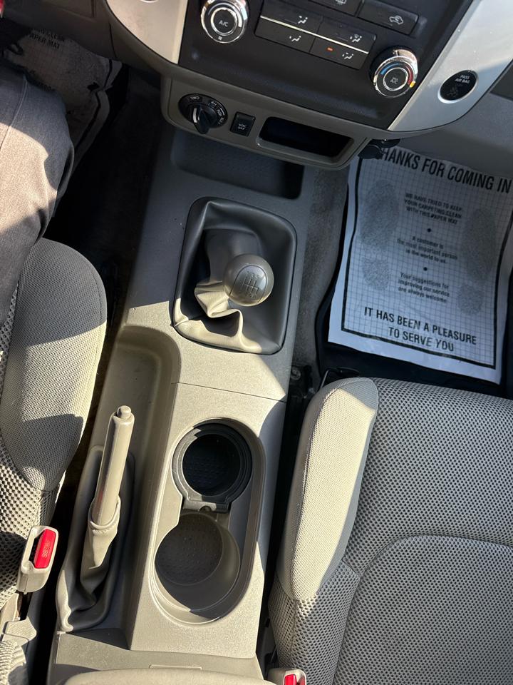 Nissan Frontier 2017.5 Crew Cab 4x4 SV V6 Manual 2011