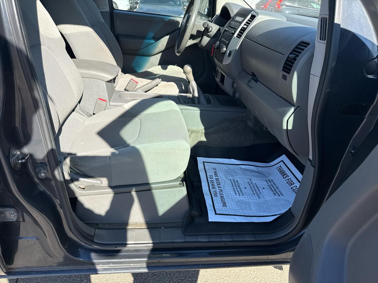 Nissan Frontier 2017.5 Crew Cab 4x4 SV V6 Manual 2011