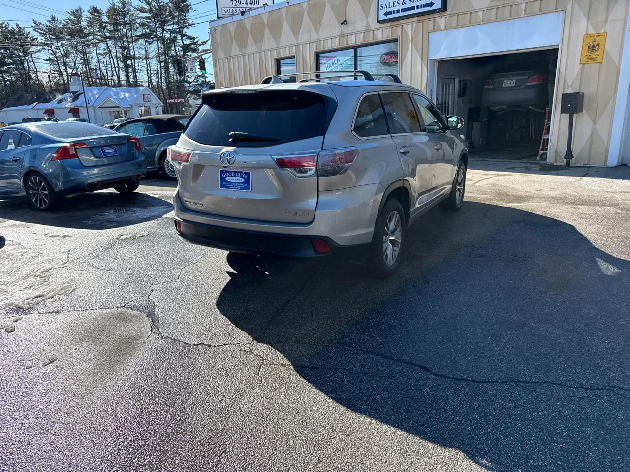 Toyota Highlander XLE AWD V6 2014