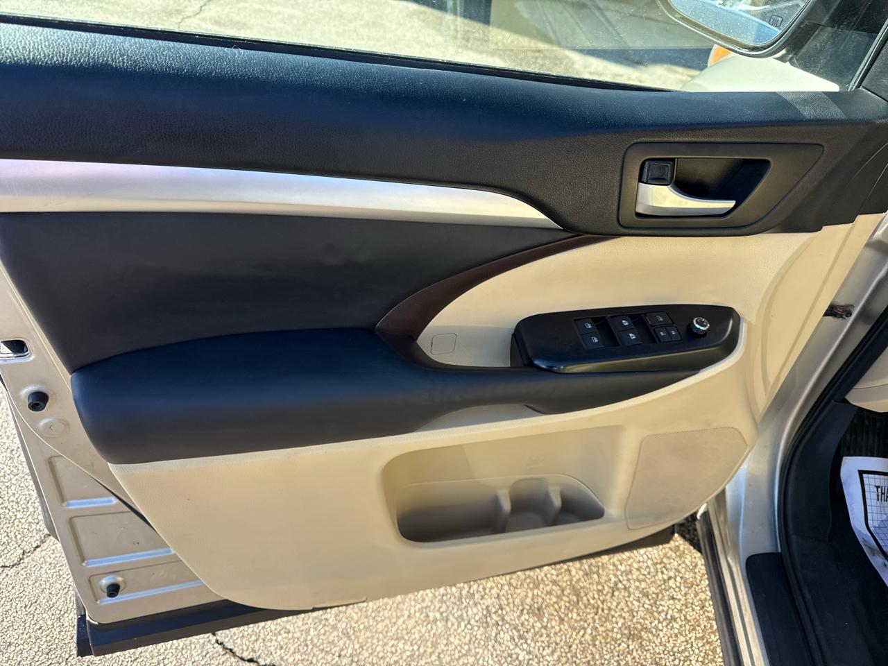 Toyota Highlander XLE AWD V6 2014