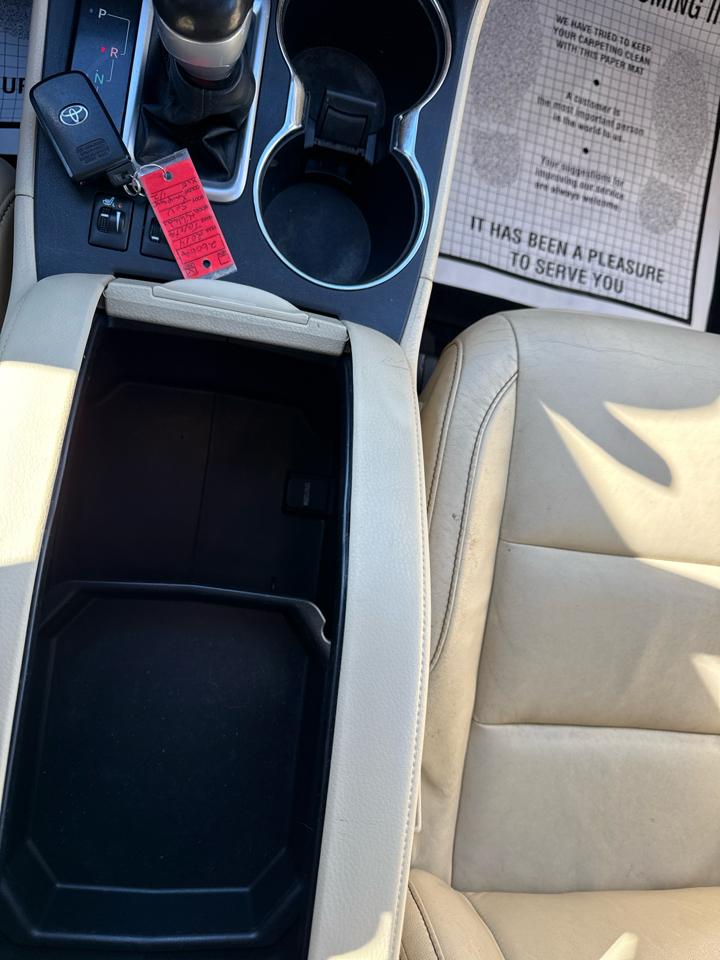 Toyota Highlander XLE AWD V6 2014