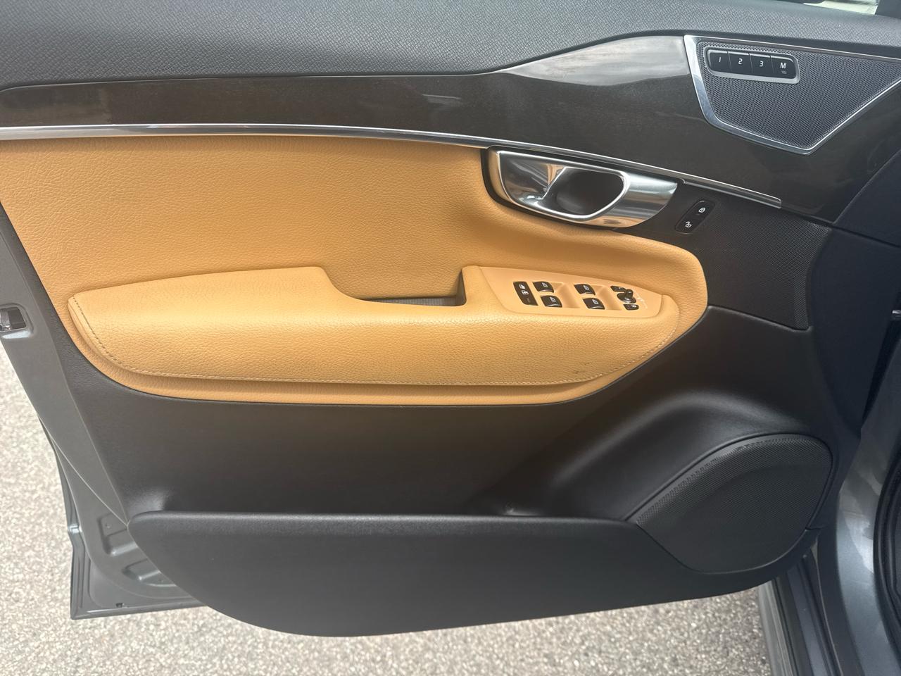 Volvo XC90 T6 Momentum AWD 2018