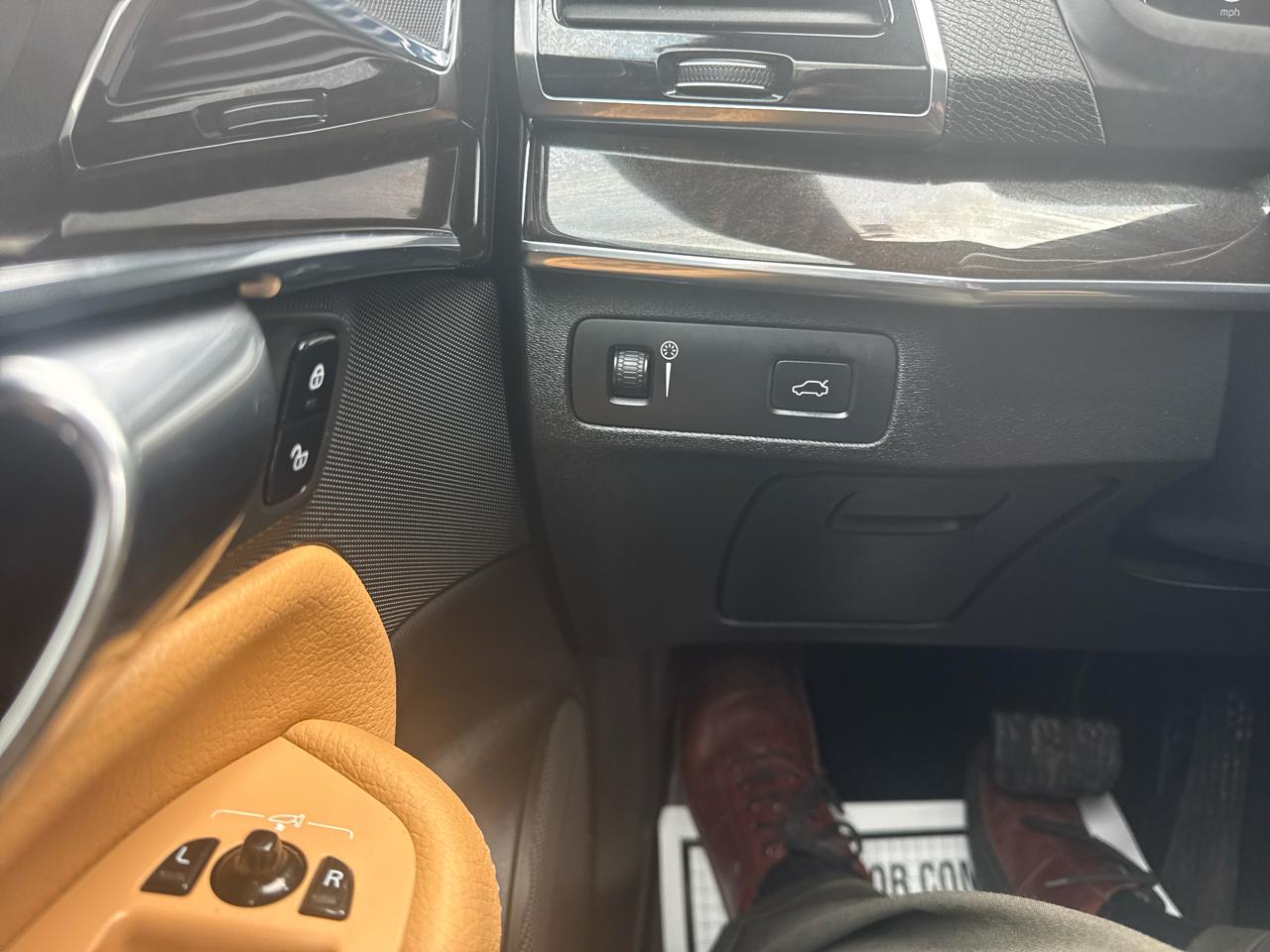 Volvo XC90 T6 Momentum AWD 2018