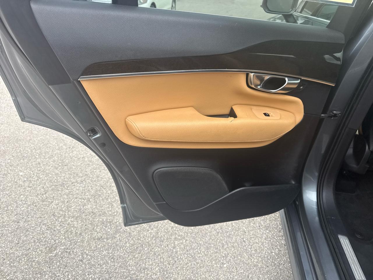 Volvo XC90 T6 Momentum AWD 2018