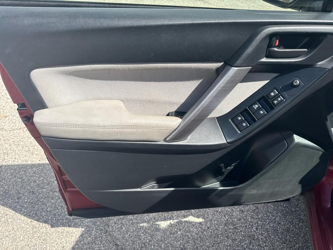 Subaru Forester 2.5i Premium PZEV CVT 2016