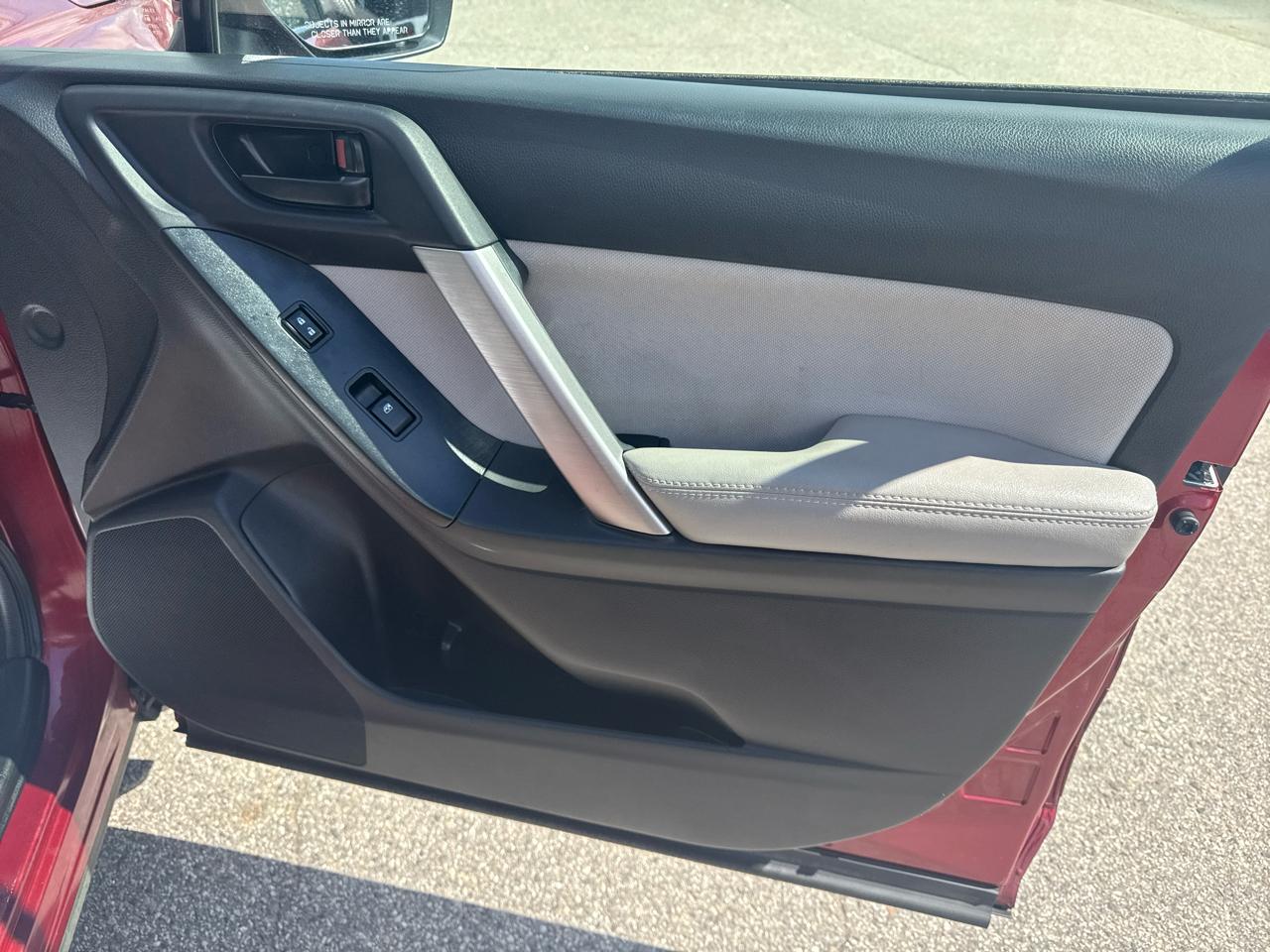 Subaru Forester 2.5i Premium PZEV CVT 2016