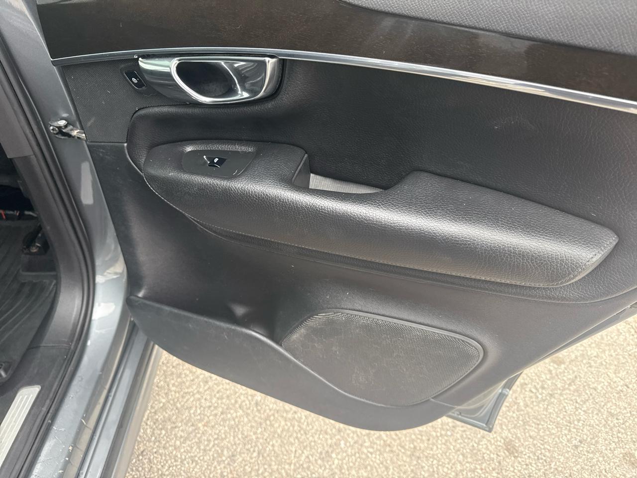 Volvo XC90 T6 Momentum AWD 2017