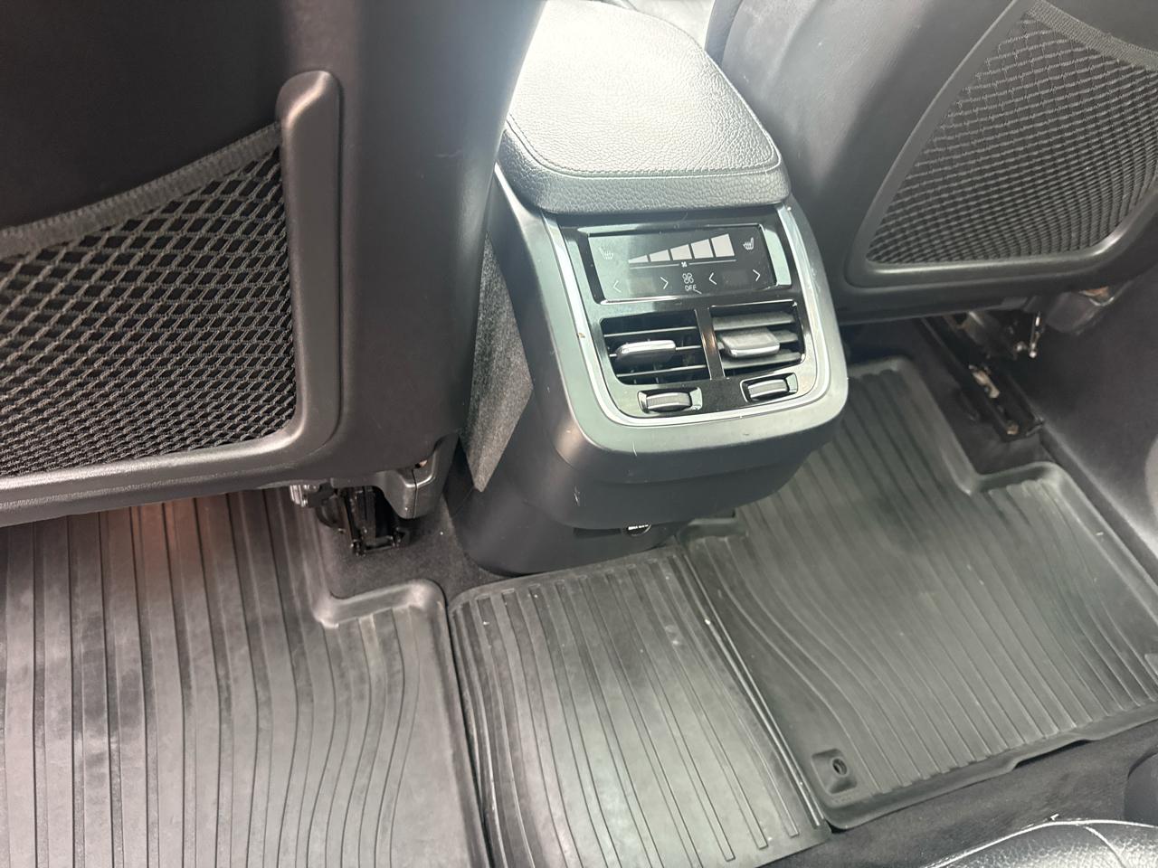 Volvo XC90 T6 Momentum AWD 2017