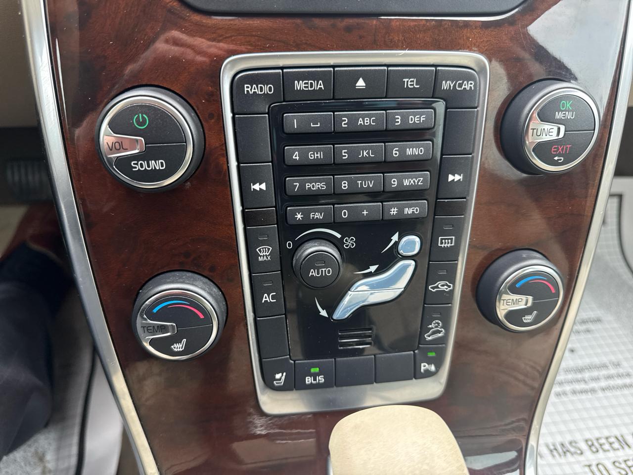 Volvo XC70 3.2 Premier 2012