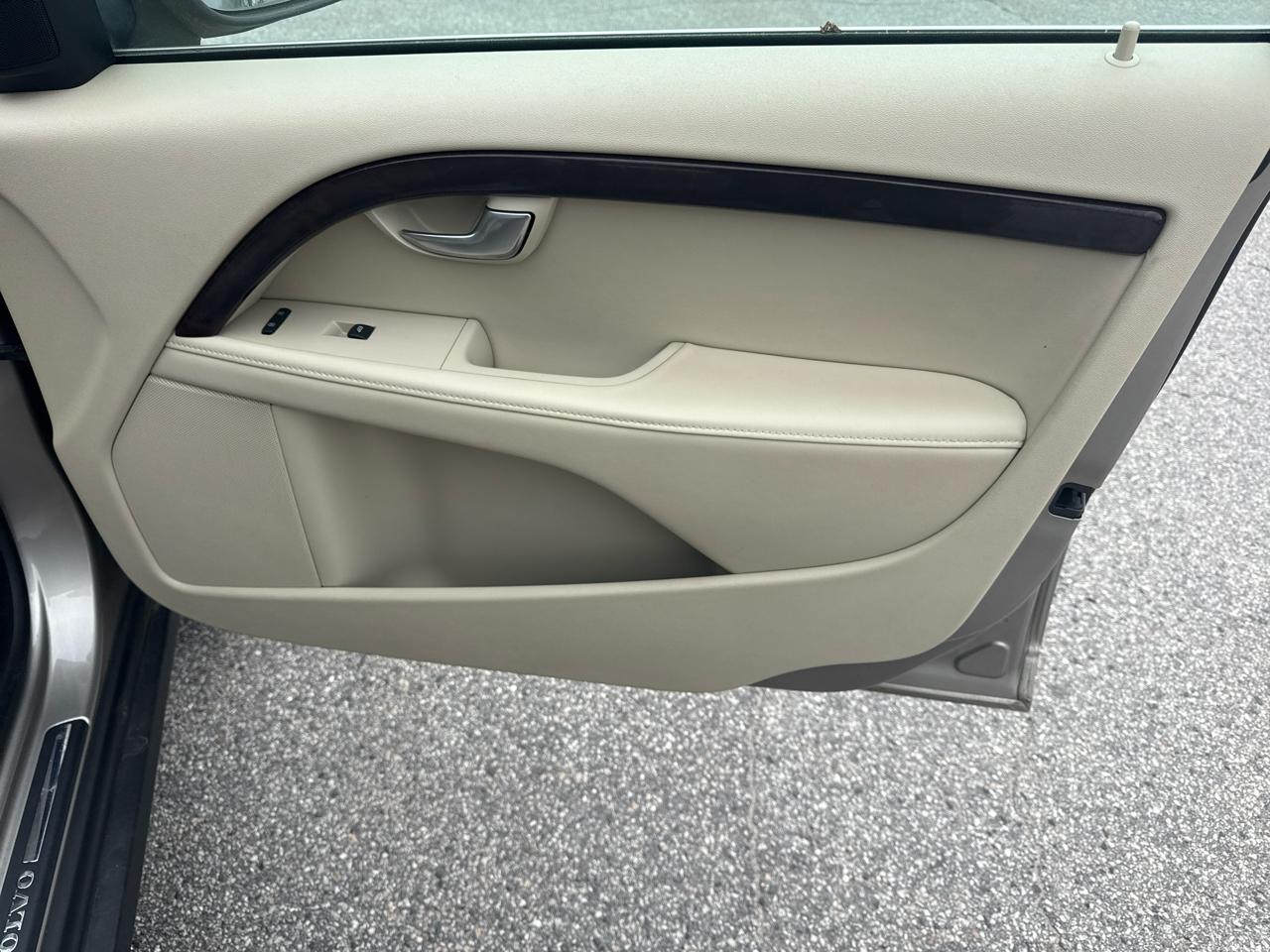 Volvo XC70 3.2 Premier 2012