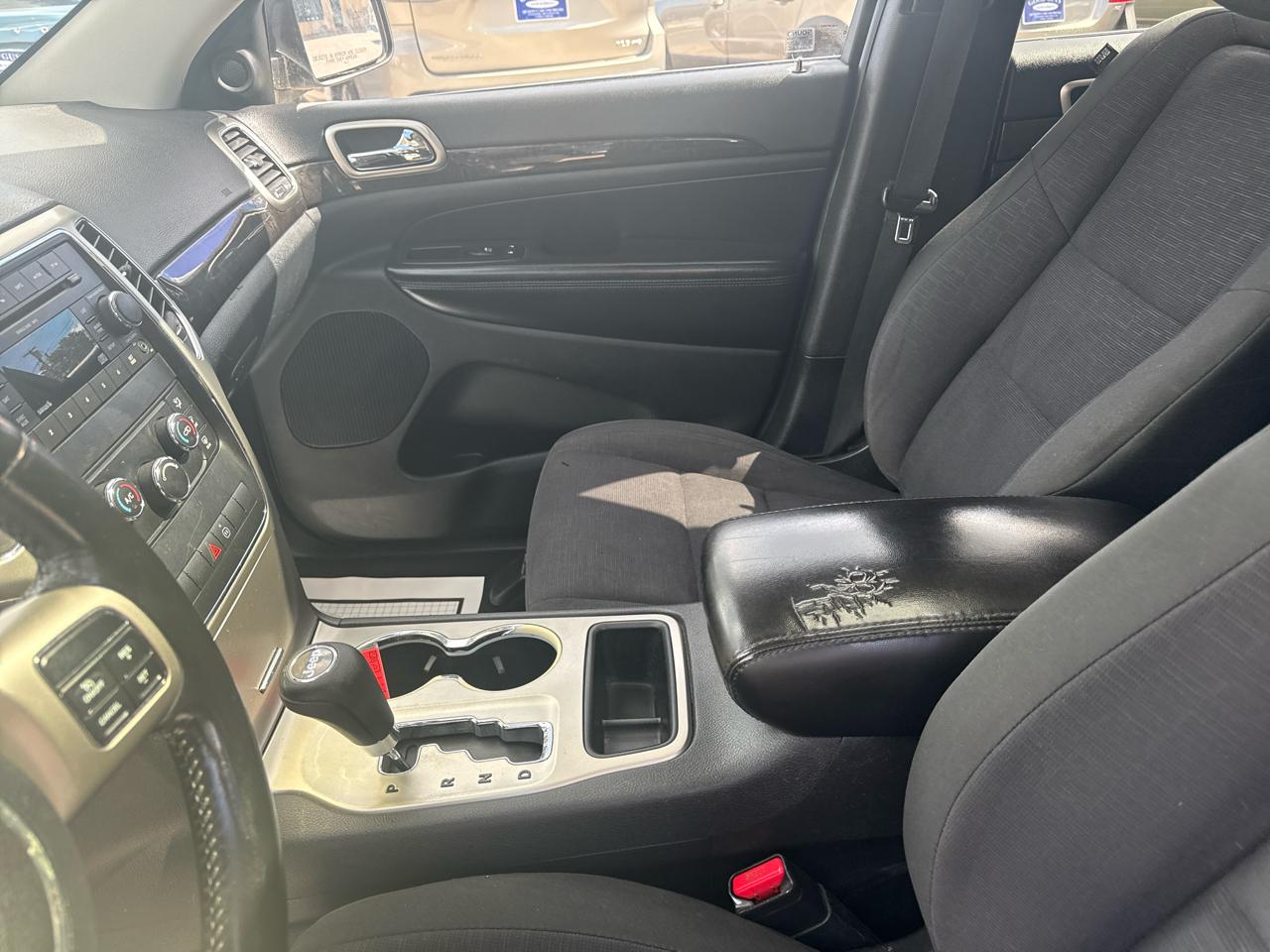 Jeep Grand Cherokee Laredo 4WD 2011