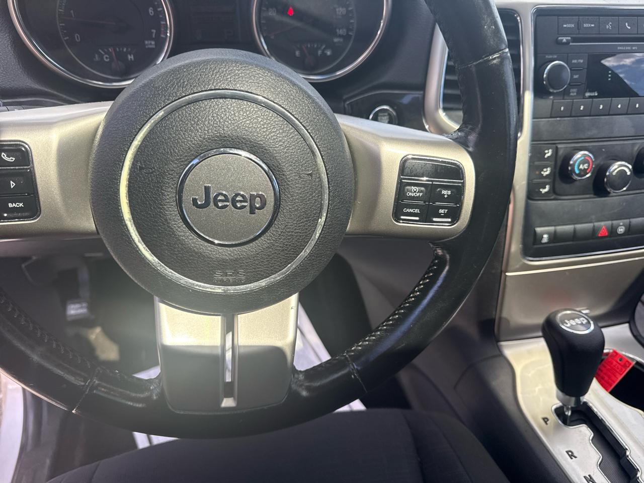 Jeep Grand Cherokee Laredo 4WD 2011