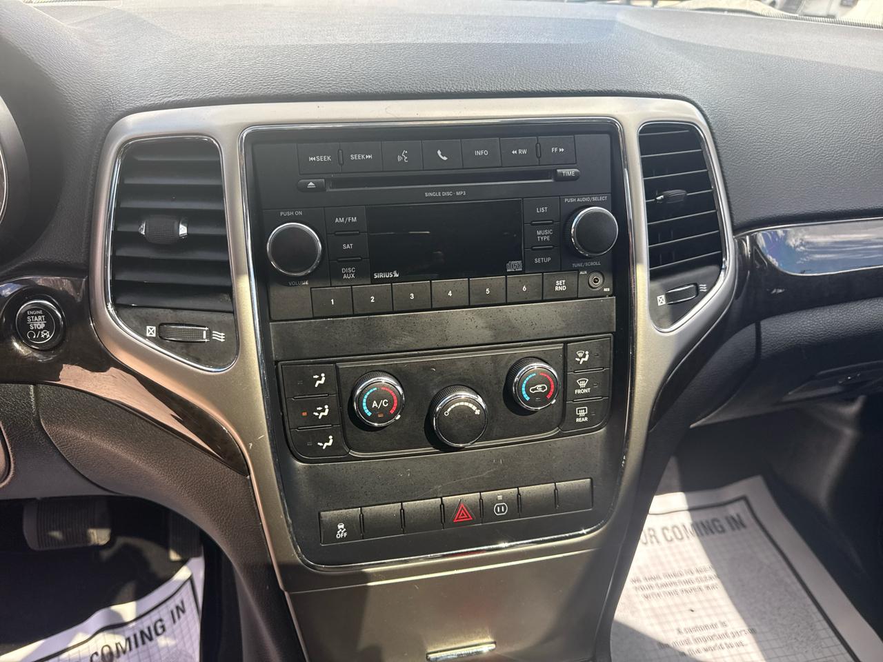 Jeep Grand Cherokee Laredo 4WD 2011