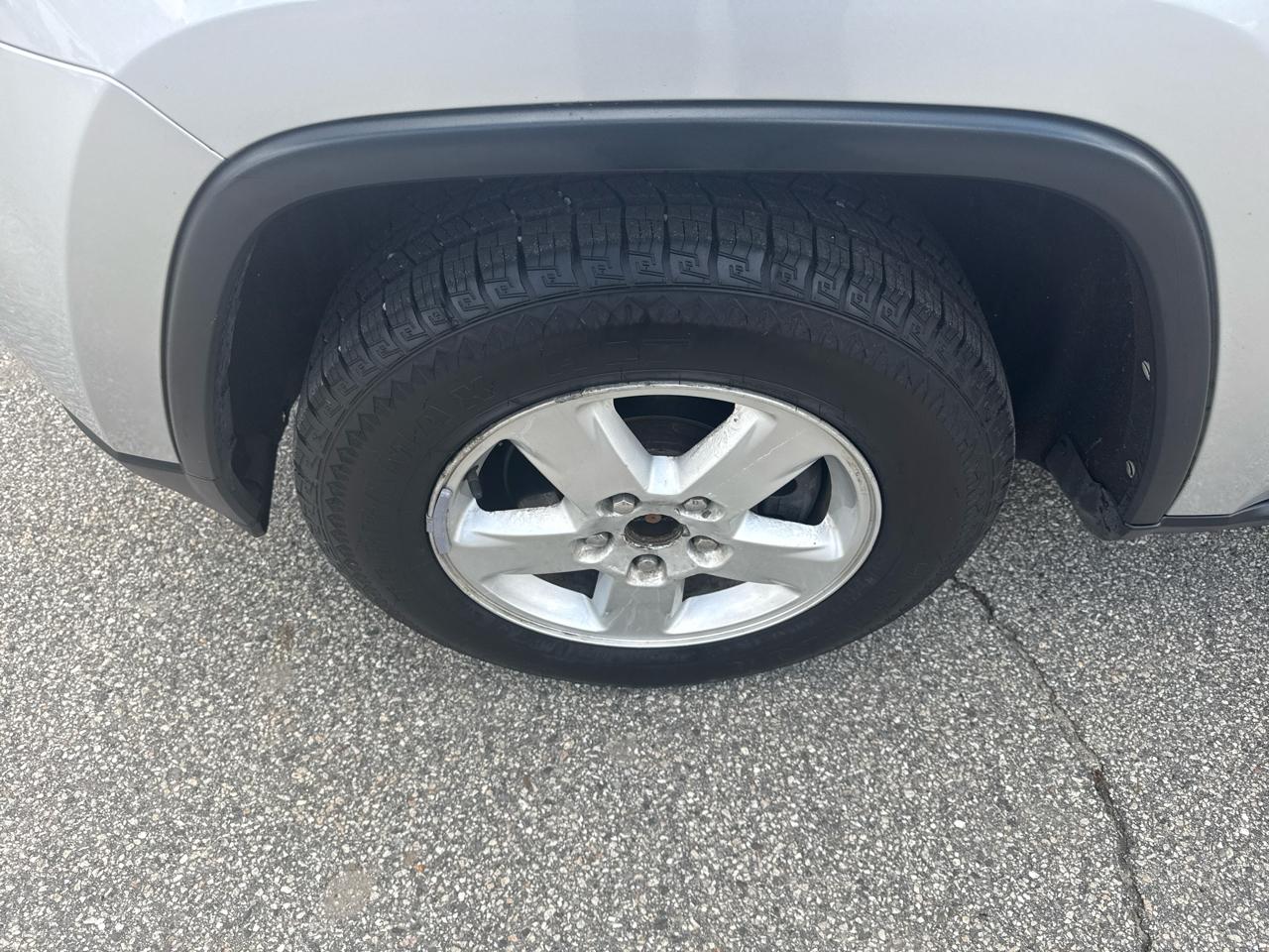 Jeep Grand Cherokee Laredo 4WD 2011