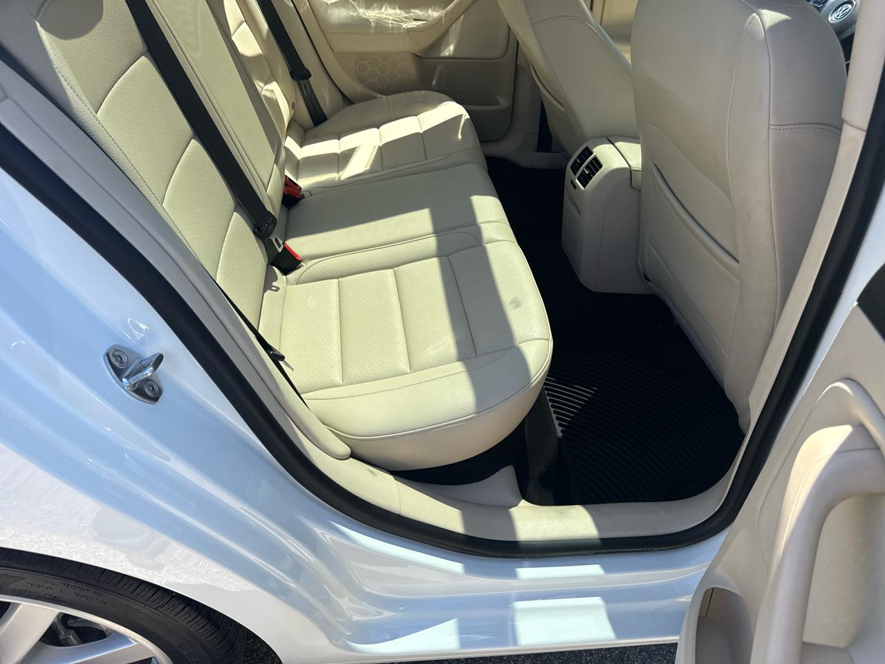 Volkswagen Jetta SportWagen 2.0L TDI 2014