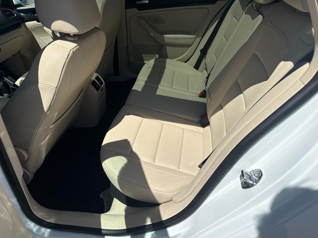 Volkswagen Jetta SportWagen 2.0L TDI 2014