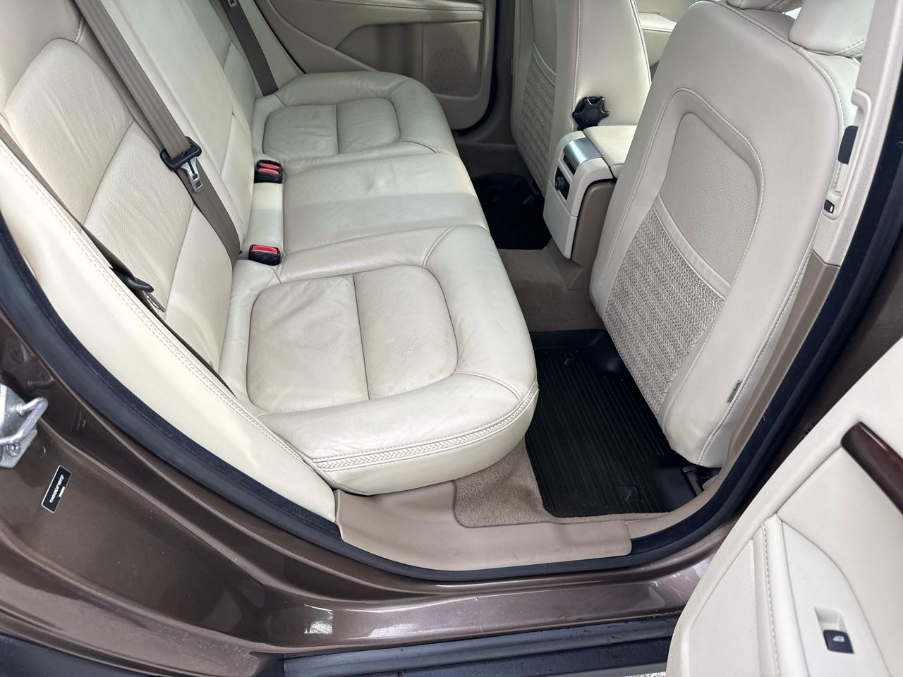 Volvo XC70 3.2 Premier+ 4WD 2015