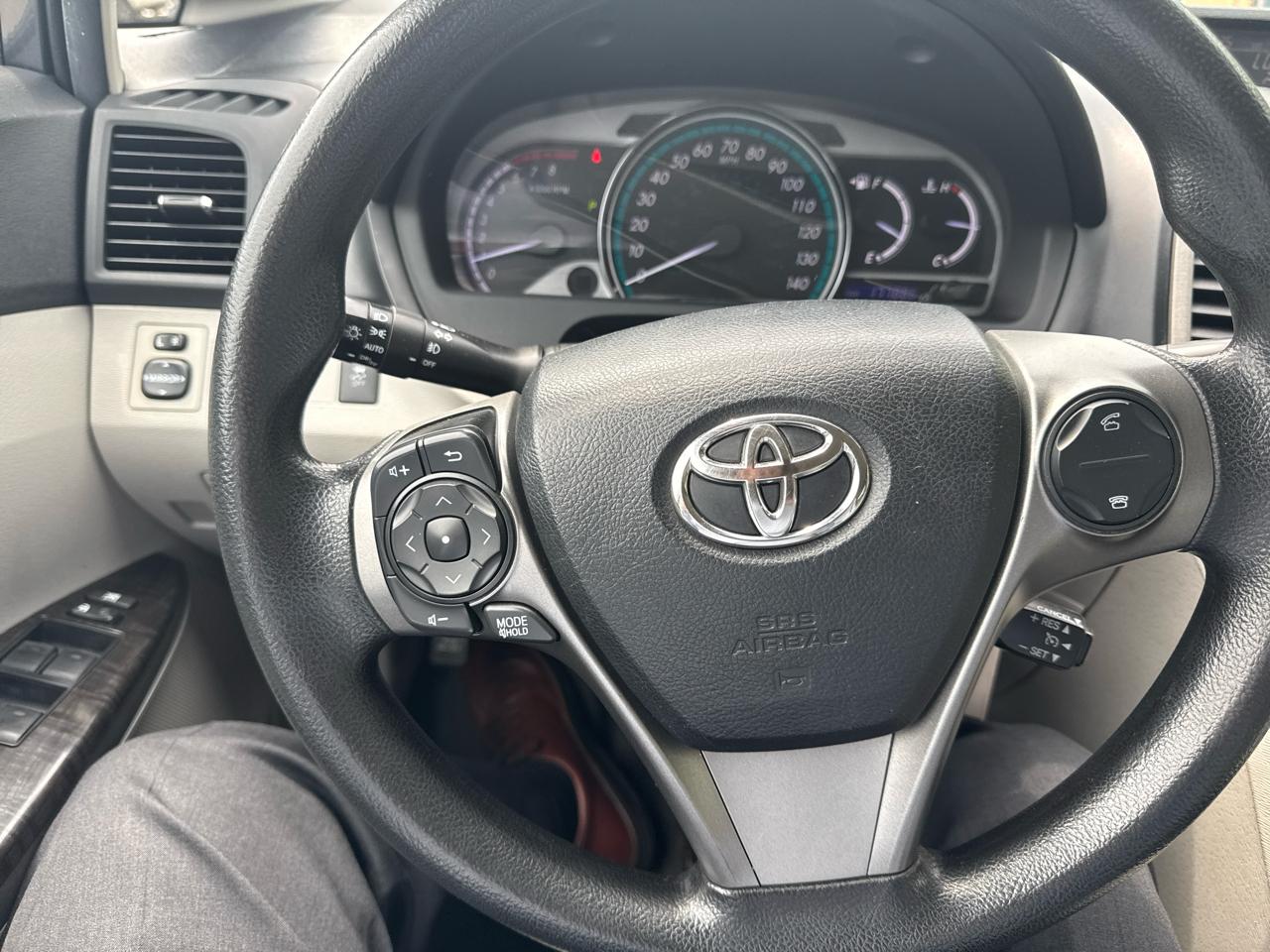 Toyota Venza LE I4 AWD 2013