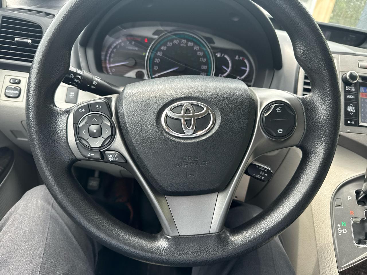 Toyota Venza LE I4 AWD 2013