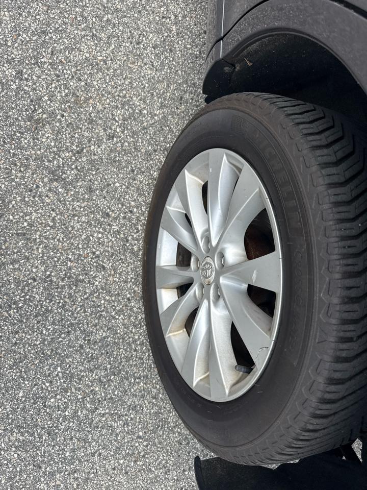 Toyota Venza LE I4 AWD 2013