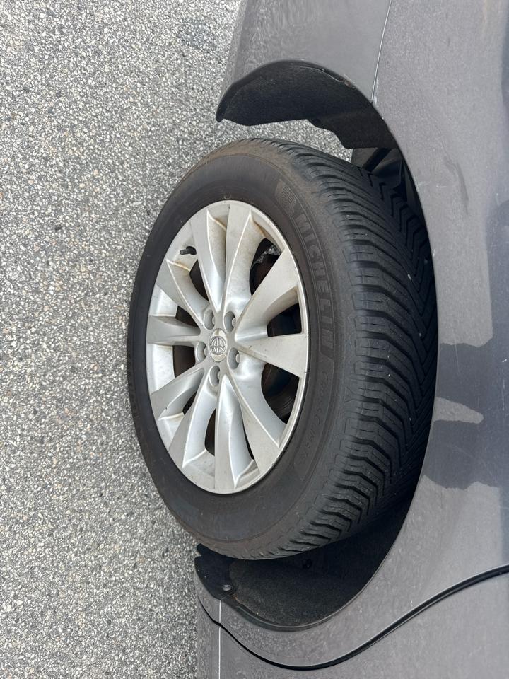 Toyota Venza LE I4 AWD 2013