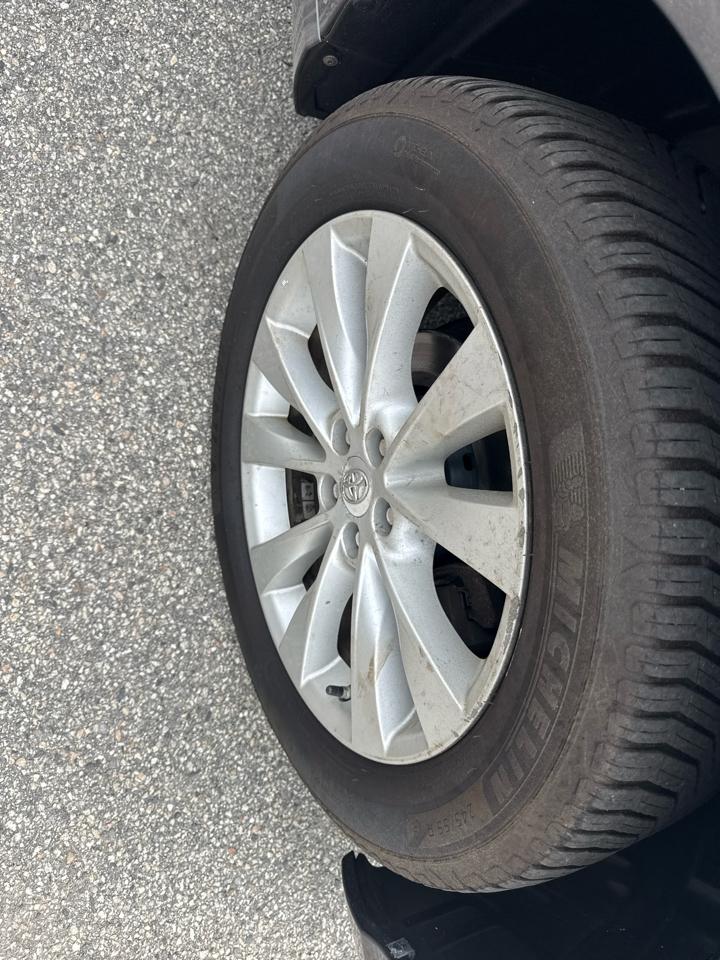 Toyota Venza LE I4 AWD 2013