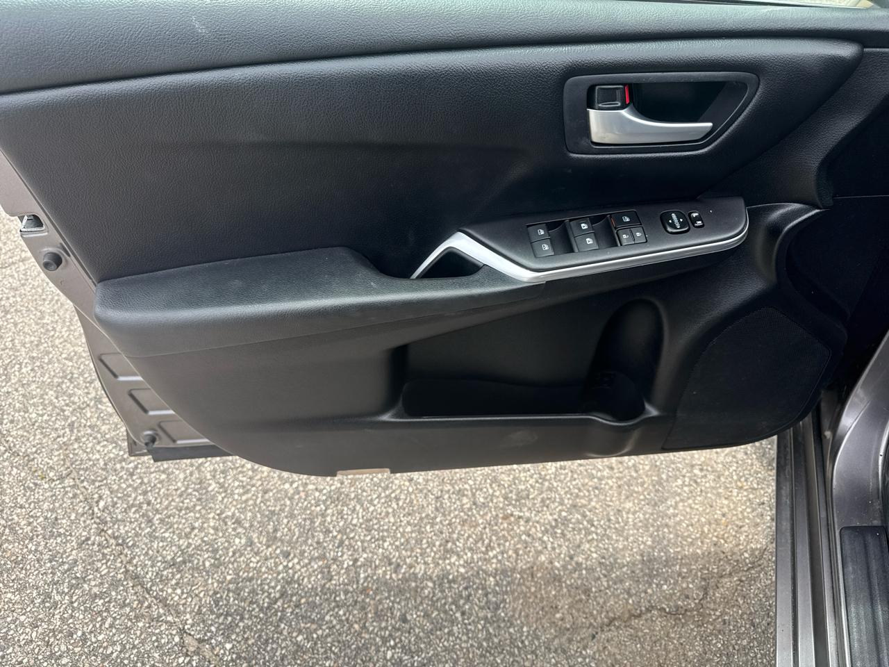 Toyota Camry SE 2017