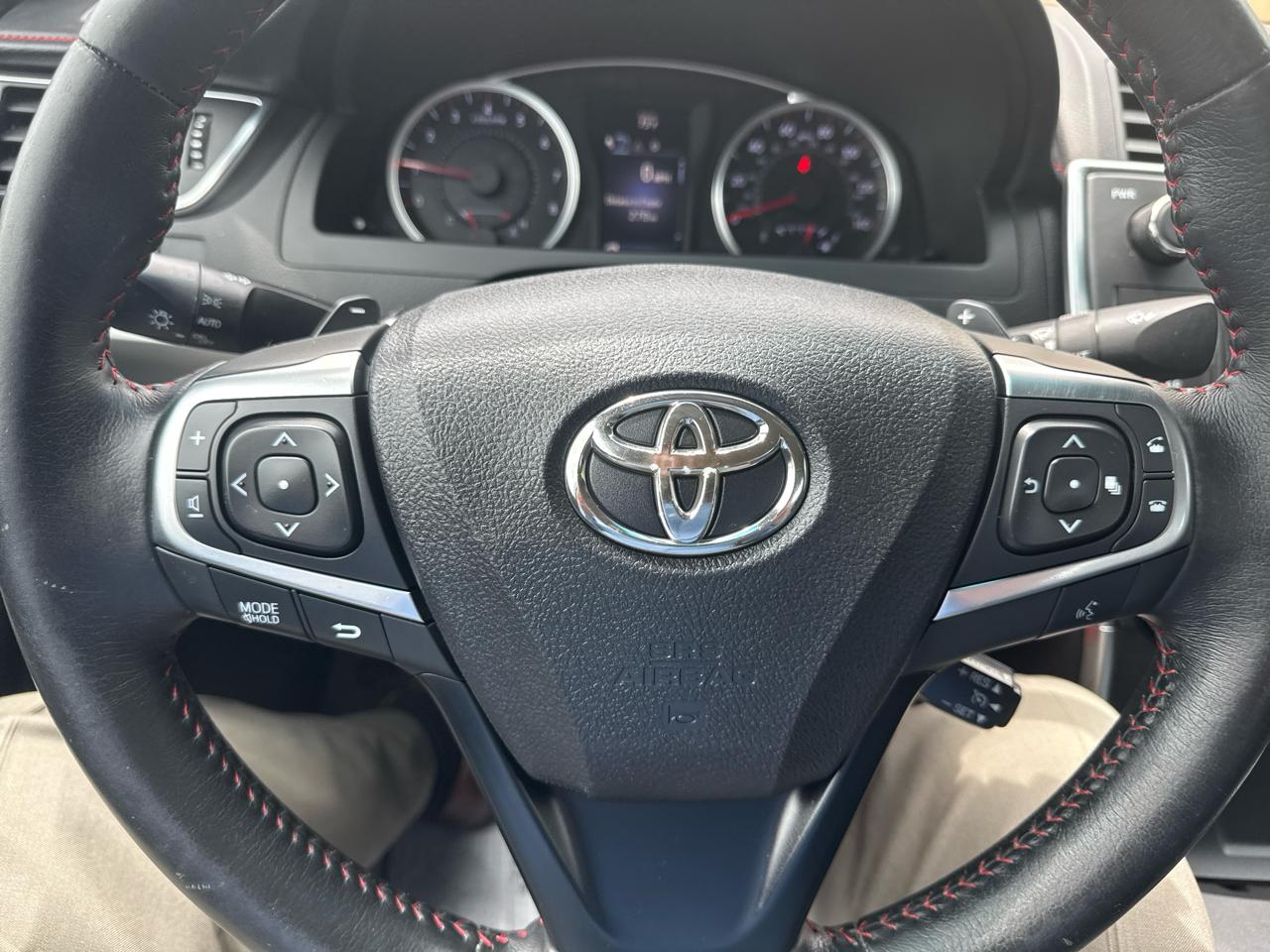 Toyota Camry SE 2017