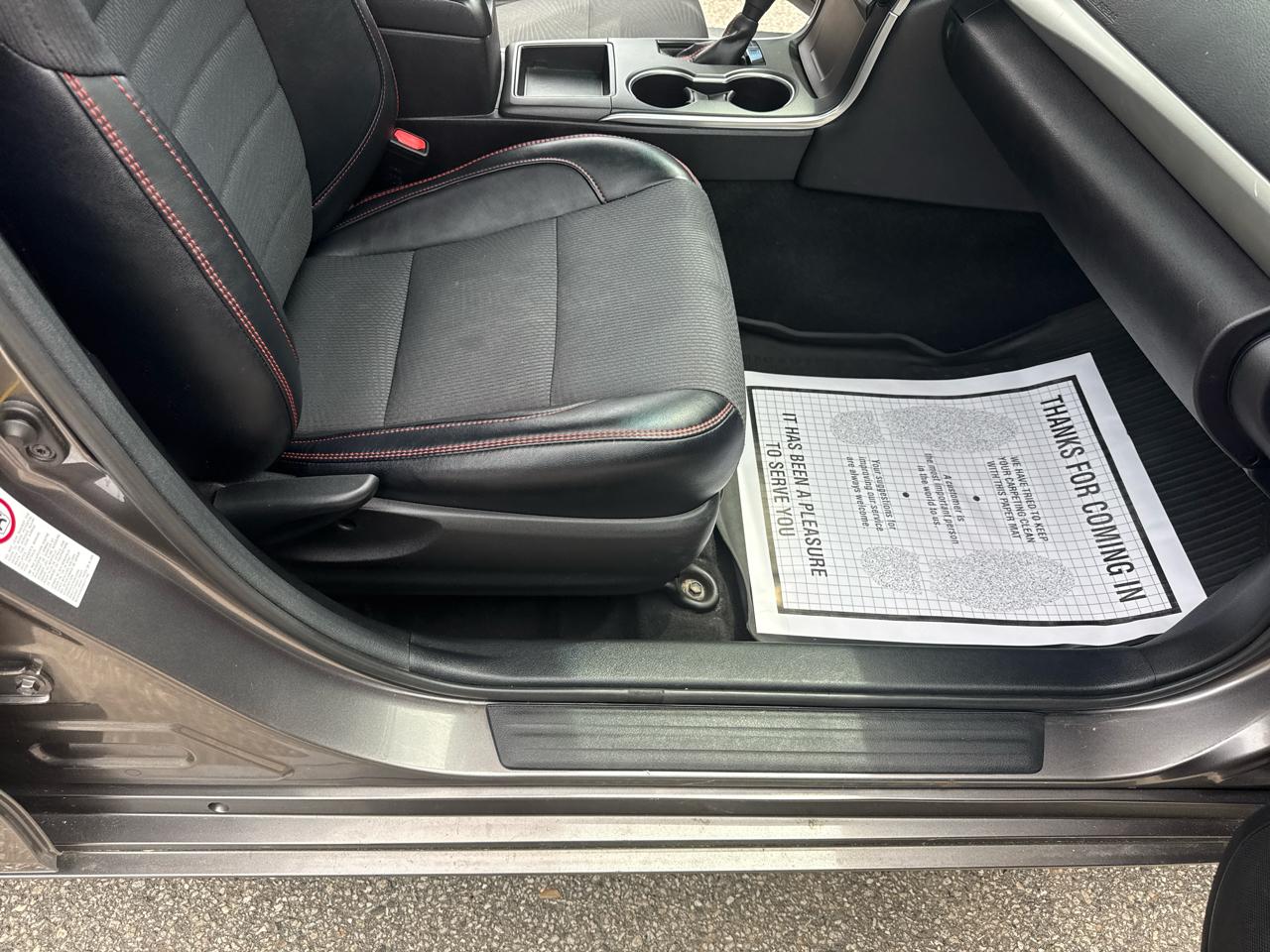 Toyota Camry SE 2017