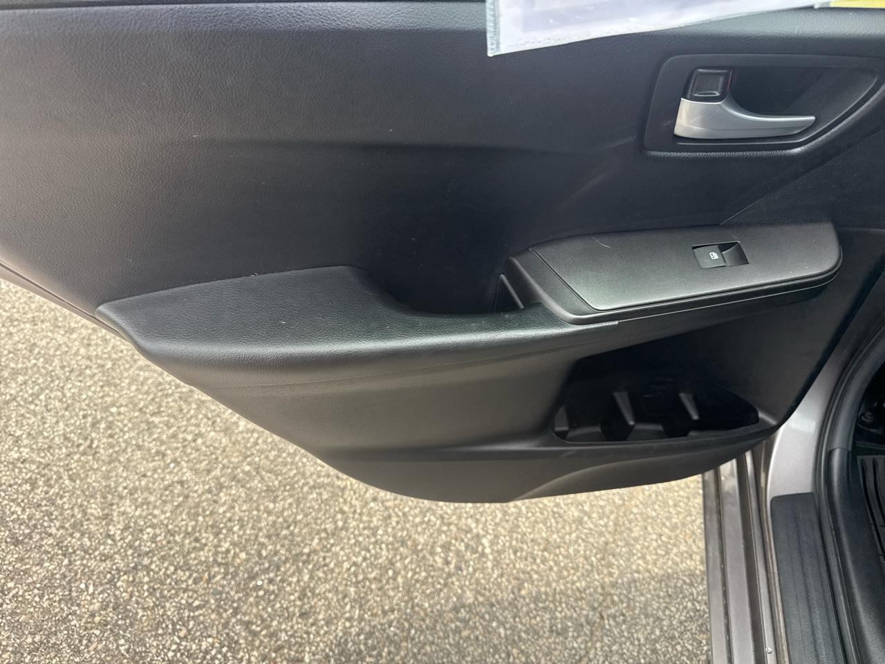 Toyota Camry SE 2017