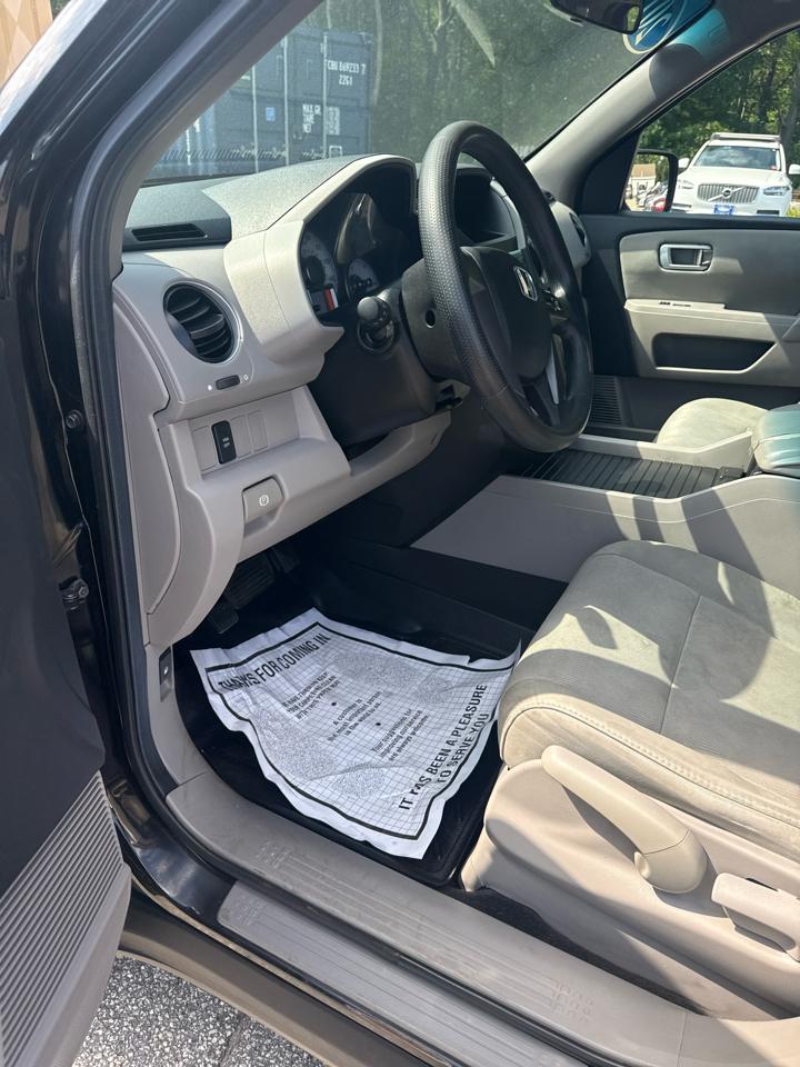 Honda Pilot LX 4WD 5-Spd AT 2011