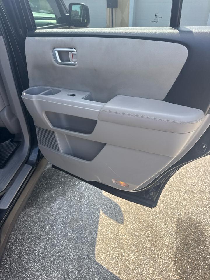 Honda Pilot LX 4WD 5-Spd AT 2011