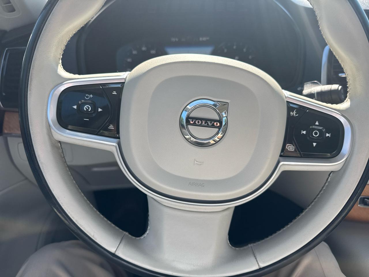 Volvo XC90 T6 Momentum AWD 2021