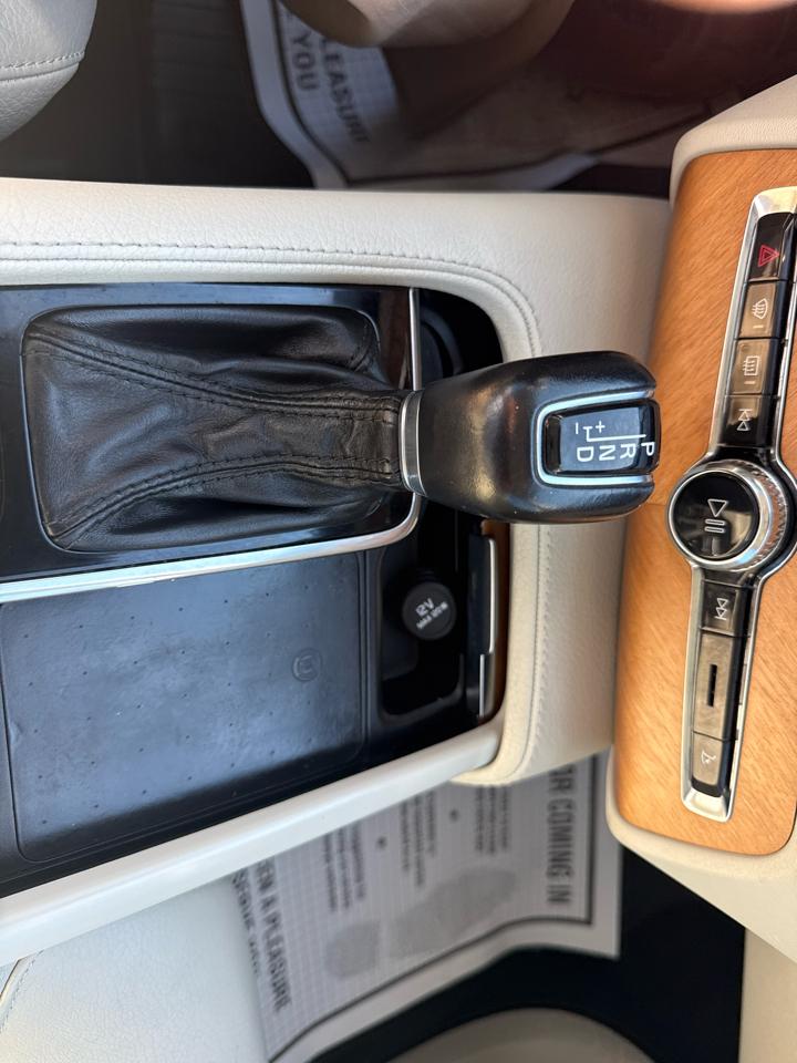 Volvo XC90 T6 Momentum AWD 2021