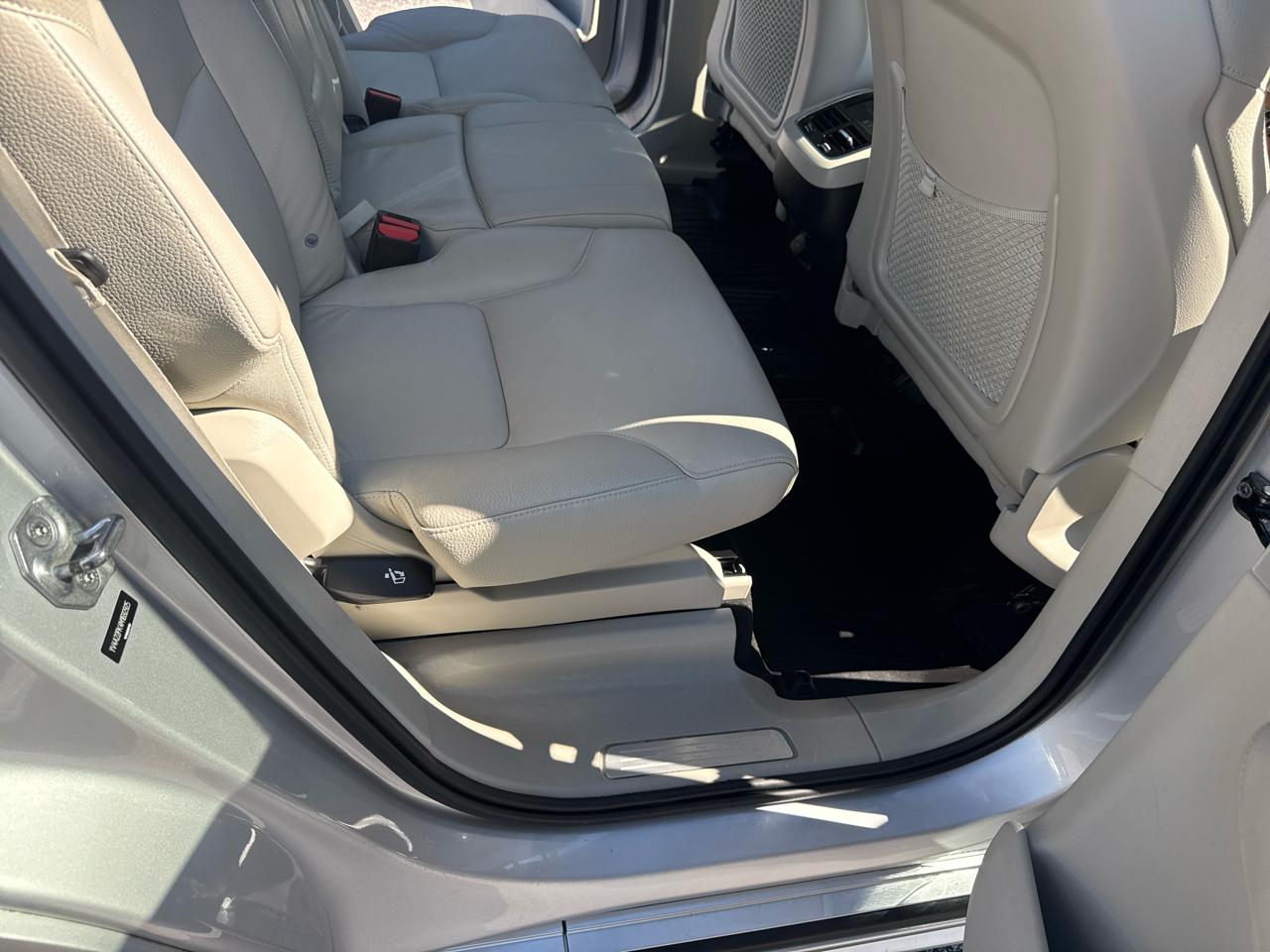 Volvo XC90 T6 Momentum AWD 2021