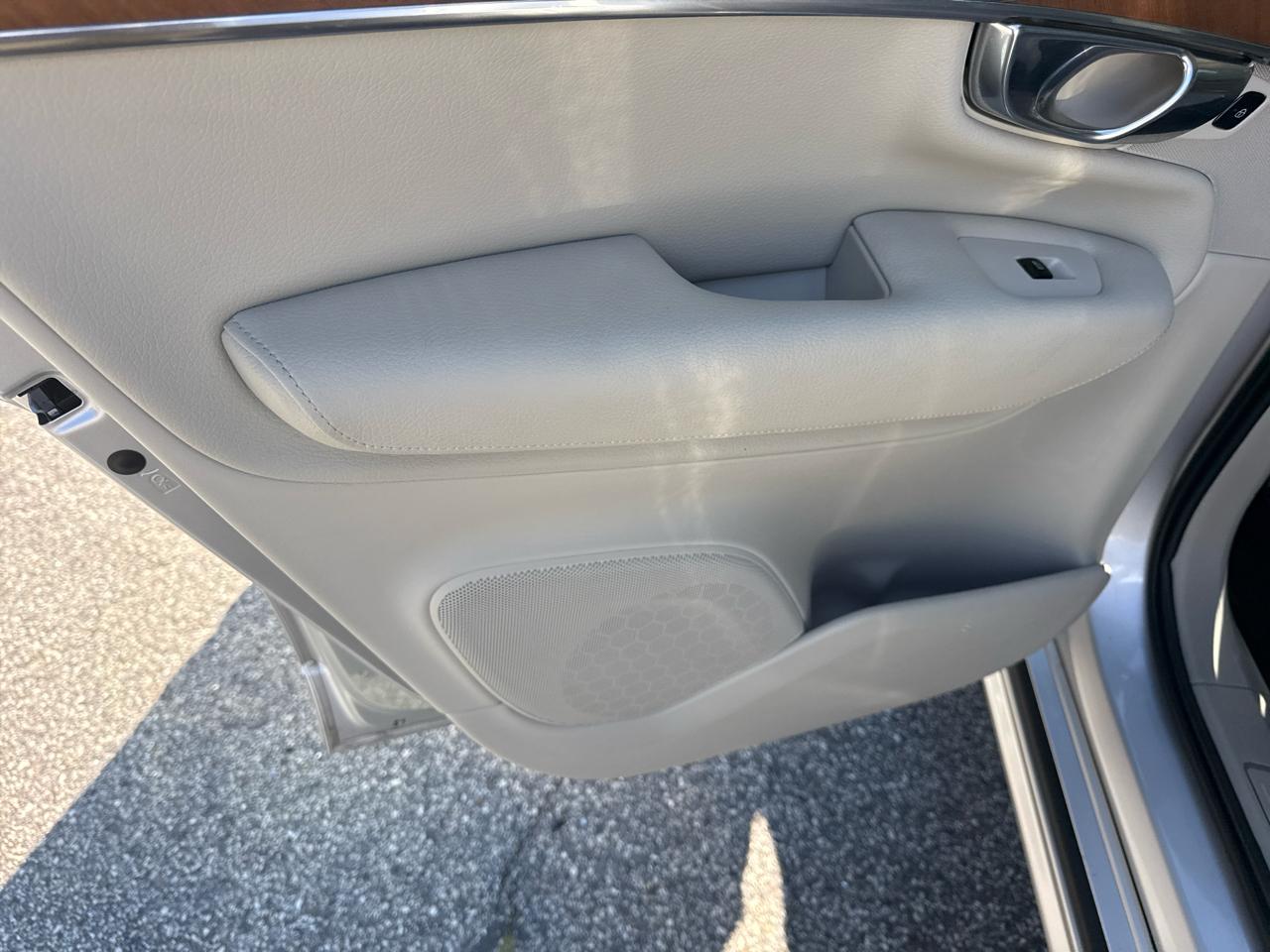 Volvo XC90 T6 Momentum AWD 2021