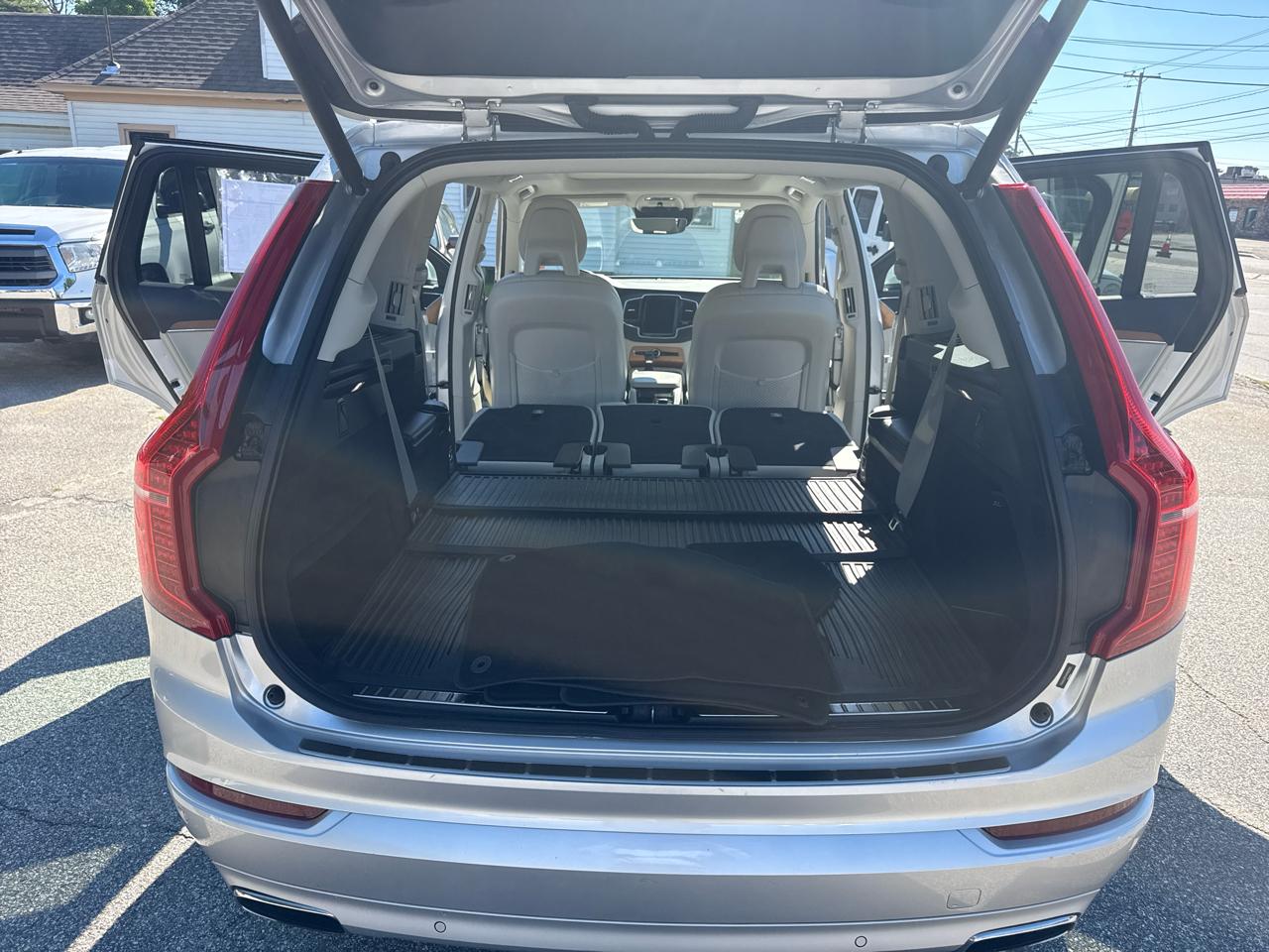 Volvo XC90 T6 Momentum AWD 2021