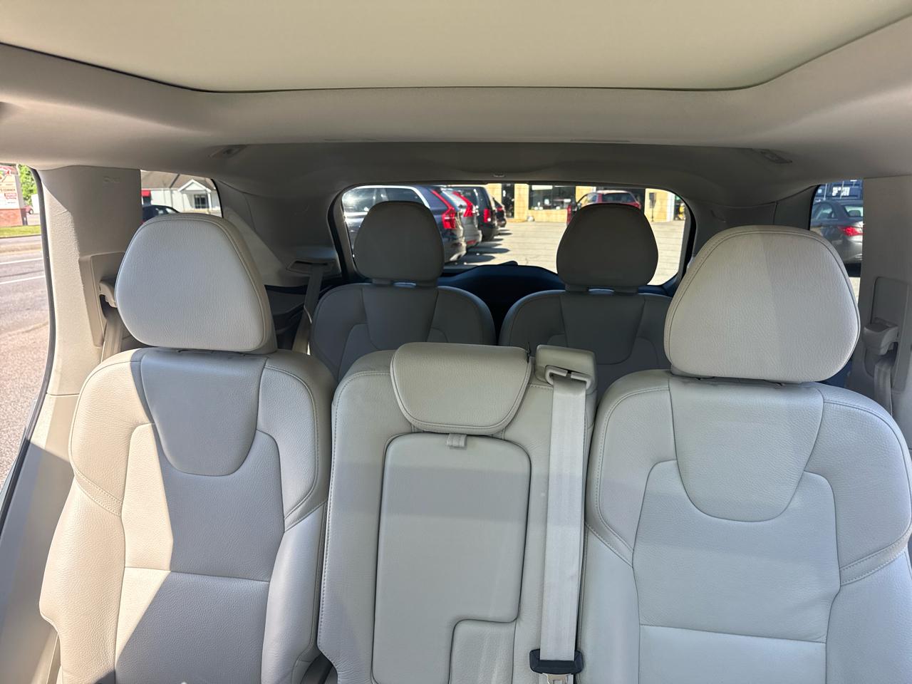 Volvo XC90 T6 Momentum AWD 2021