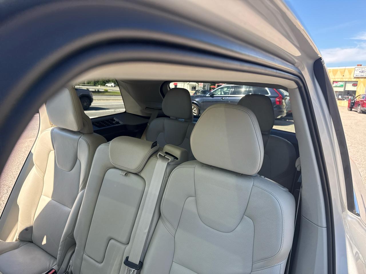 Volvo XC90 T6 Momentum AWD 2021