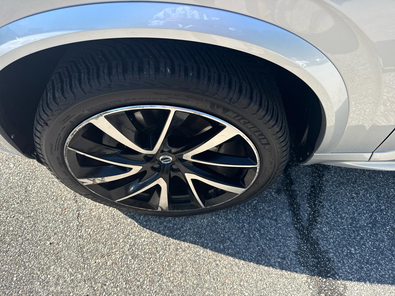 Volvo XC90 T6 Momentum AWD 2021