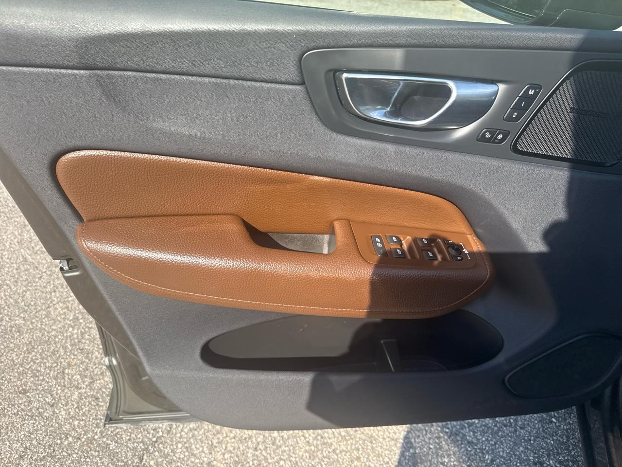 Volvo XC60 T5 Momentum AWD 2019