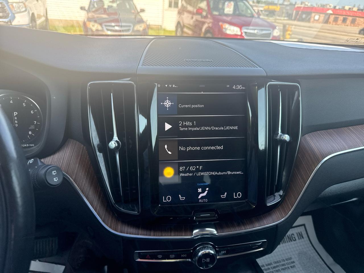 Volvo XC60 T5 Momentum AWD 2019