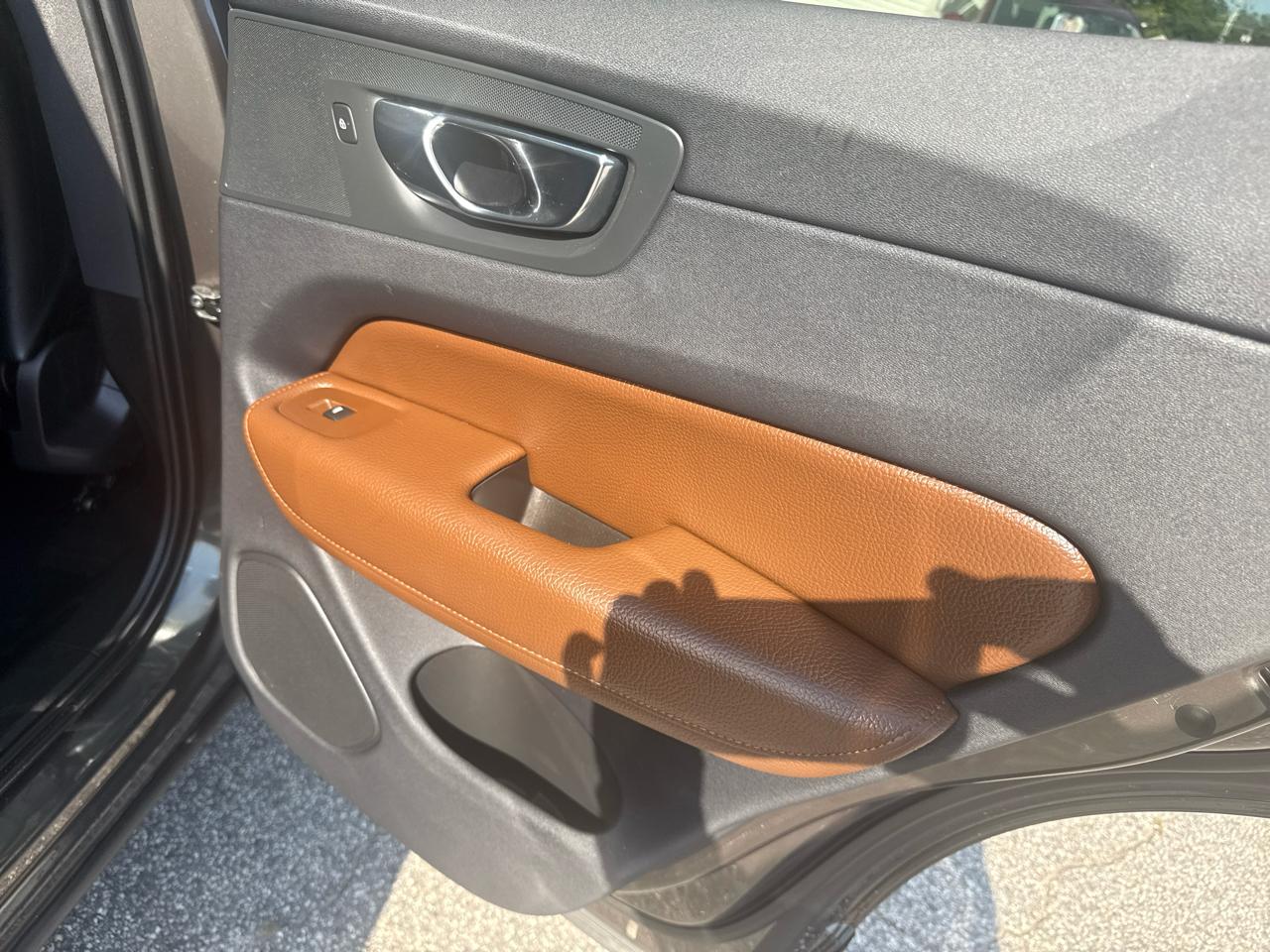 Volvo XC60 T5 Momentum AWD 2019